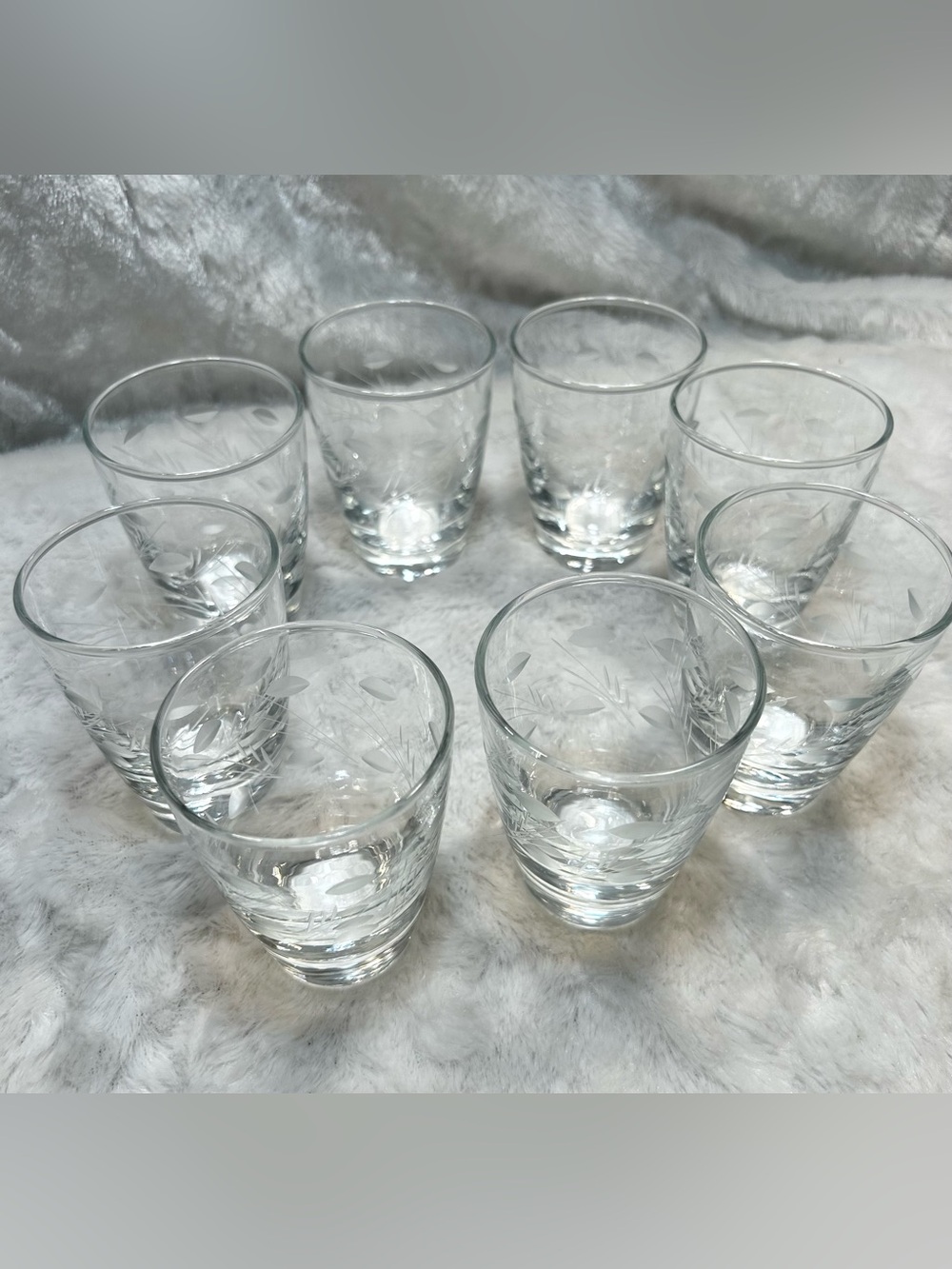 SET OF 8 LIBBEY ETCHED CLEAR VIENNA 3 OUNCE 3 1/2" TALL JUICE GLASSES